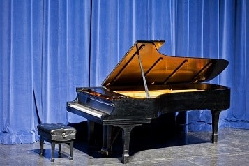 piano on stage