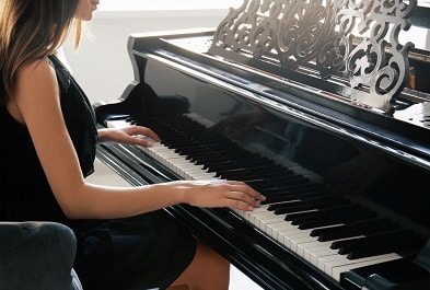 Learning to Play the Piano Online: Pros and Cons - The Piano Players